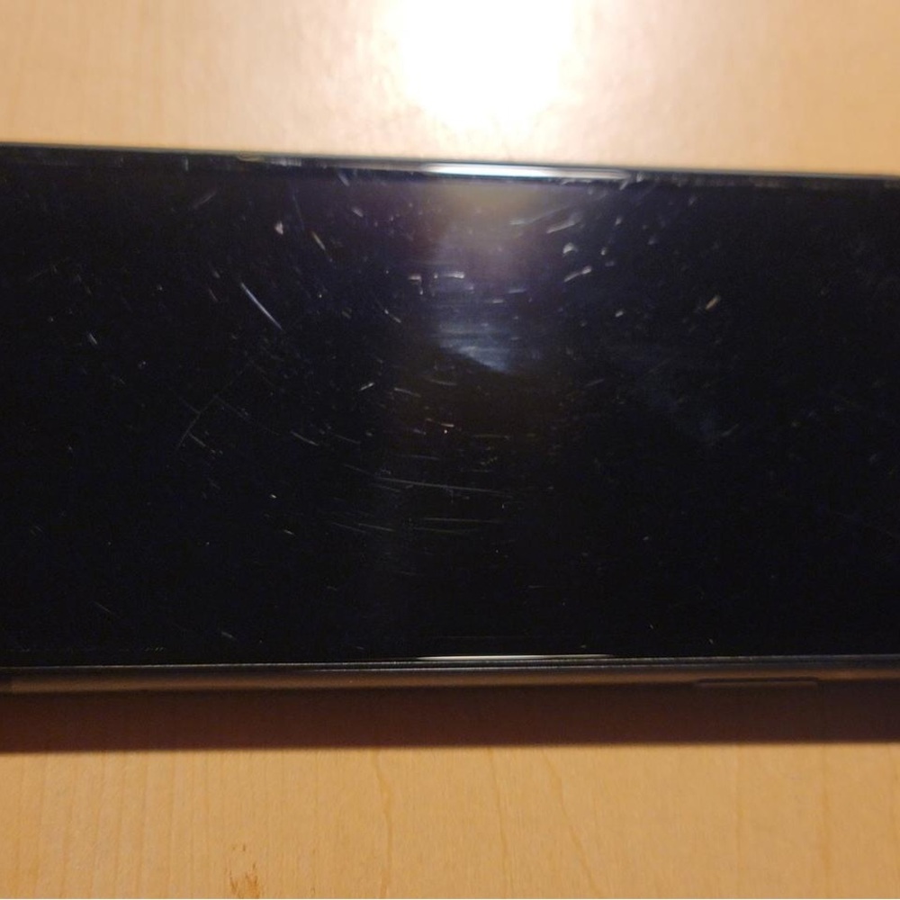 Apple iPhone 11 64GB unlocked in Black - Picture 2 of 7